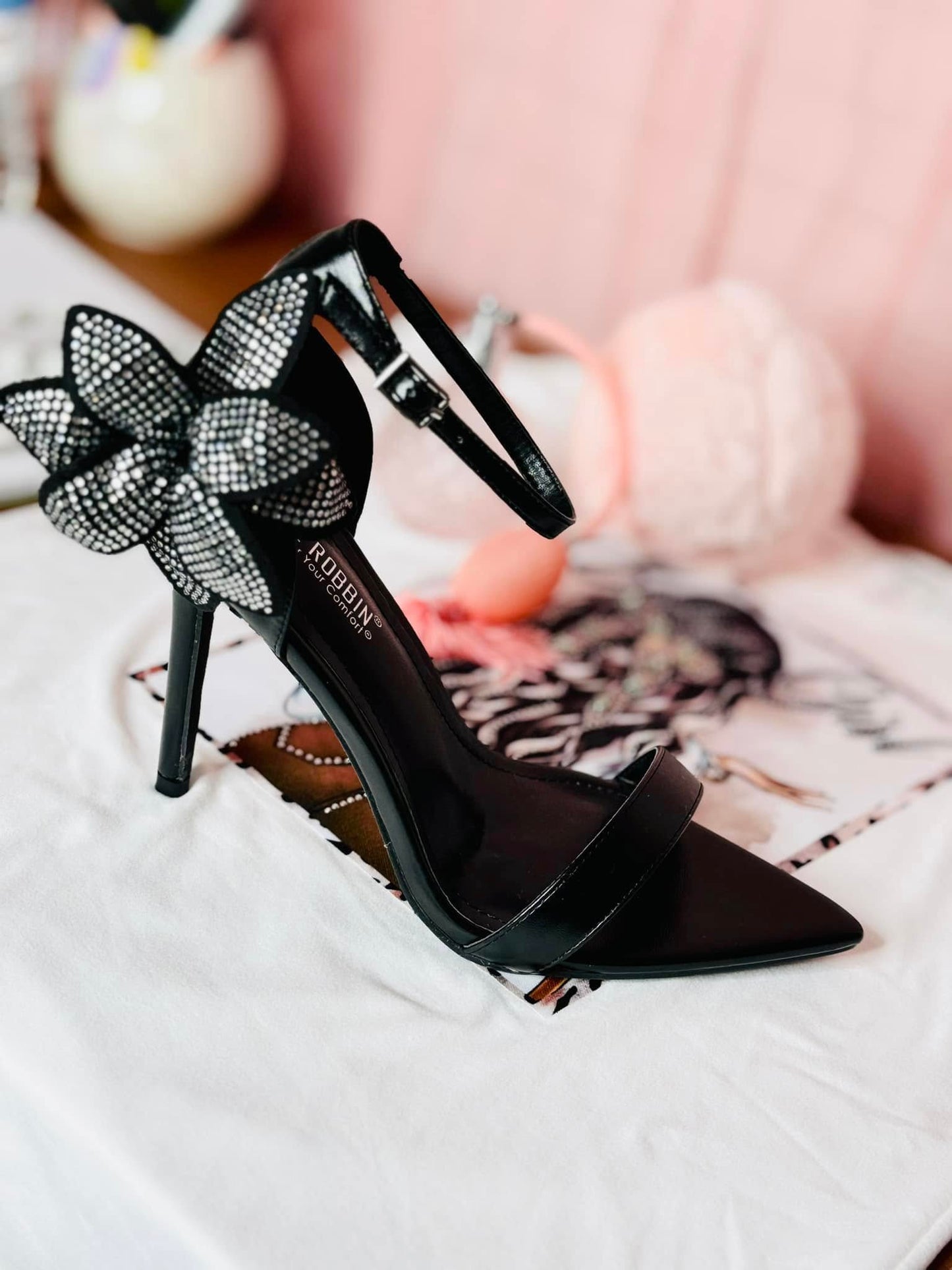 Blk side flower rhinestone